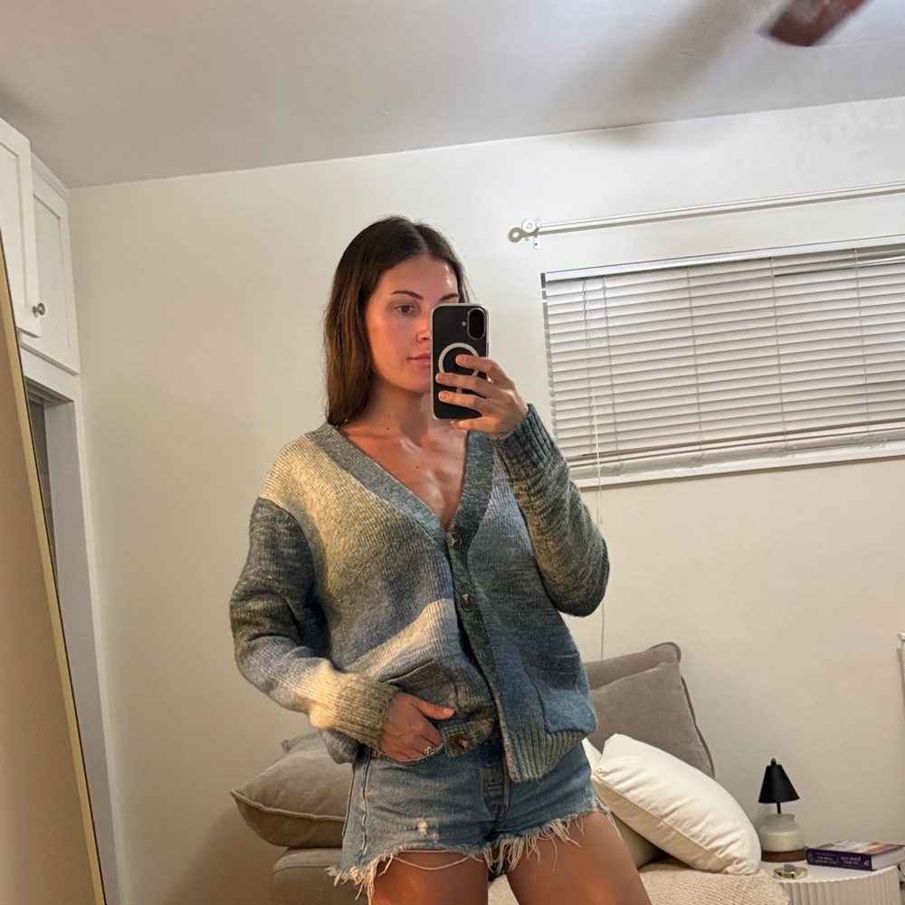 Elegant Blue Gradient Women's Cardigan